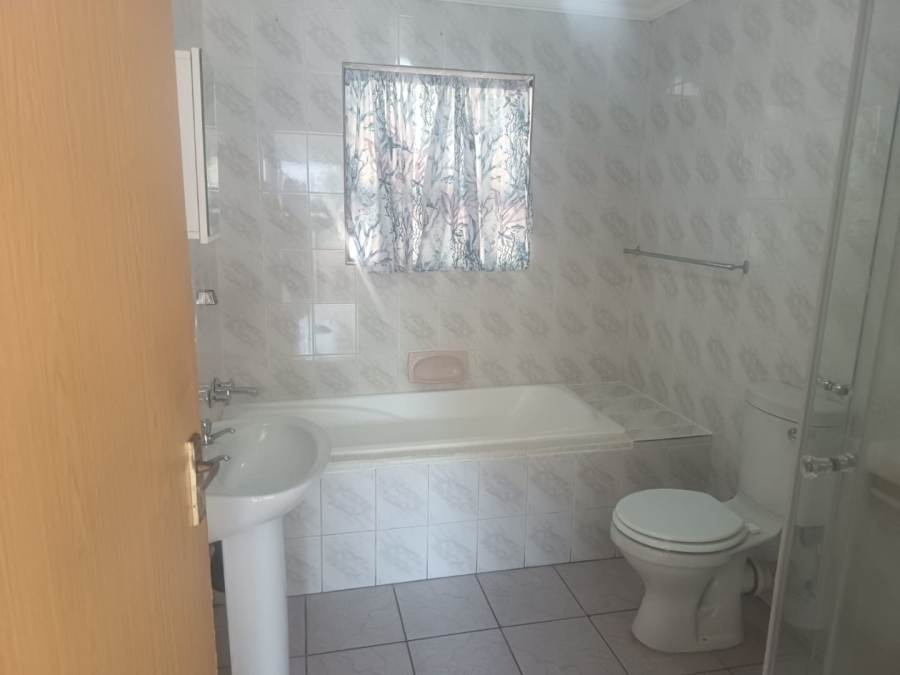 3 Bedroom Property for Sale in Rhodesdene Northern Cape